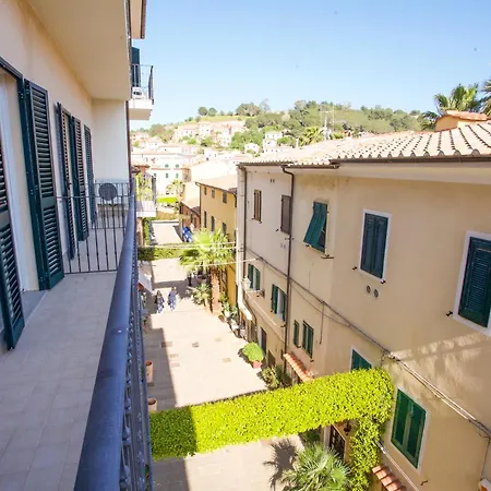 Nel Cuore Di - Goelba Apartment